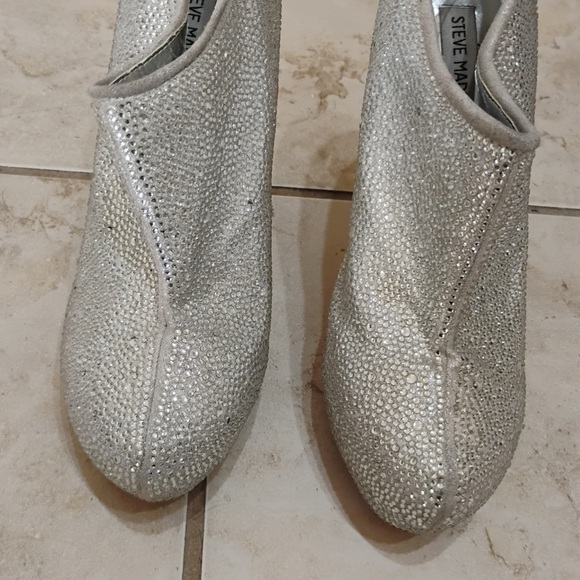 Steve Madden Rhinestone Silver Bootie Heels Sparkle Glam Fashion Size 9.5 - Picture 2 of 15